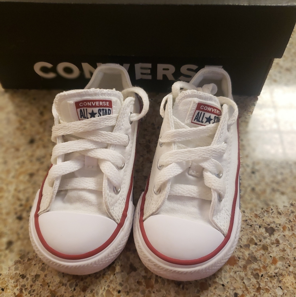 Toddler 6 white converse